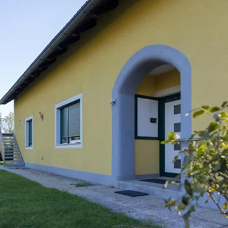 Apartment Zum Stroama